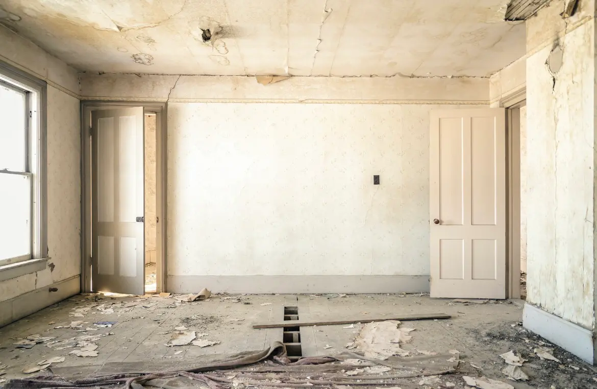 Waste disposal crew managing a cleanout project in Levelland